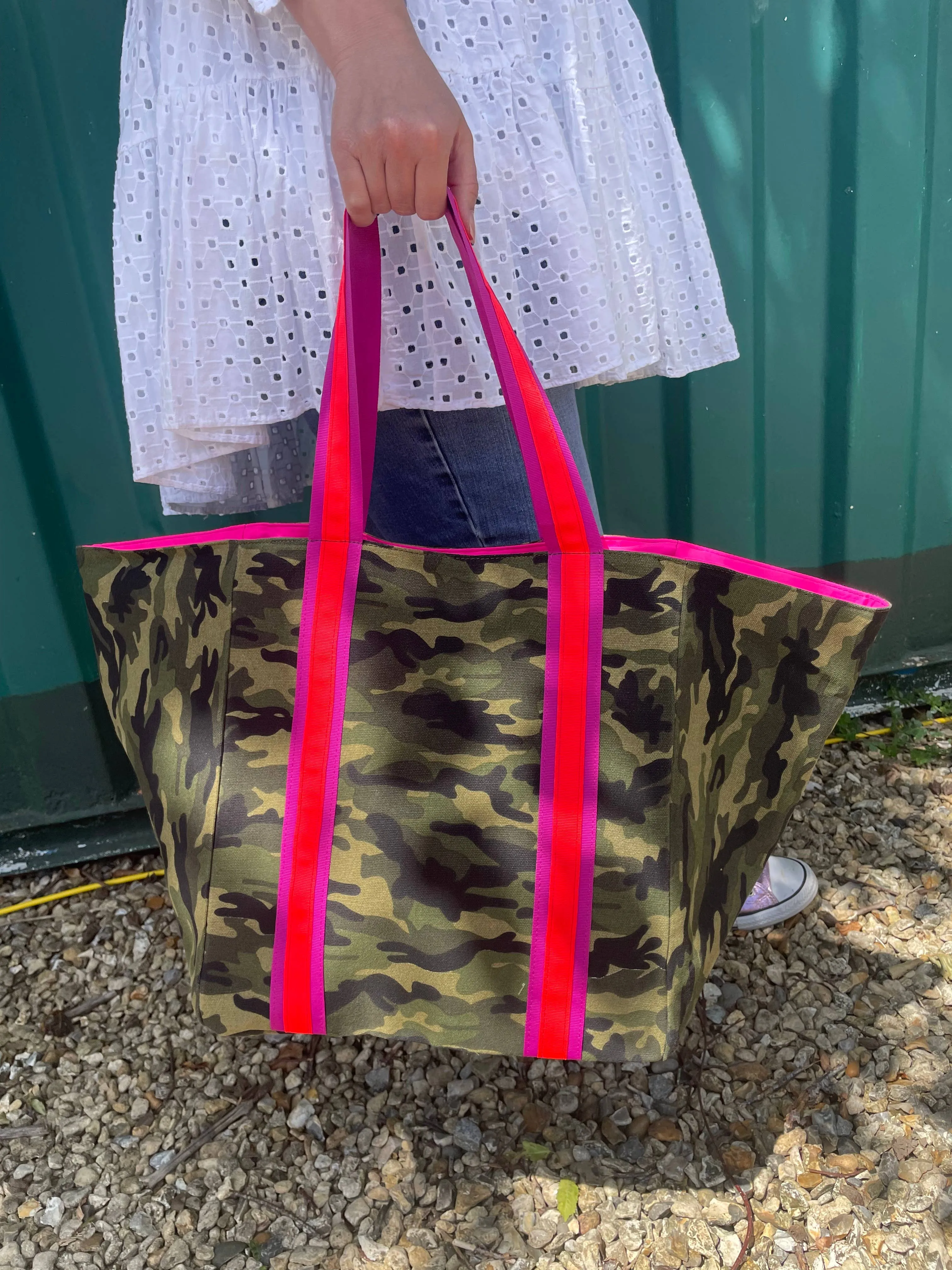 CAMO BEACH BAG
