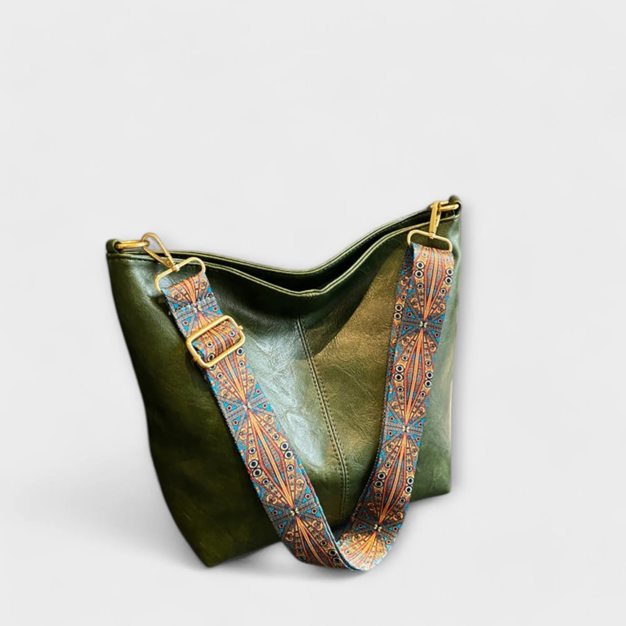 Chic Vintage-Inspired Handbag