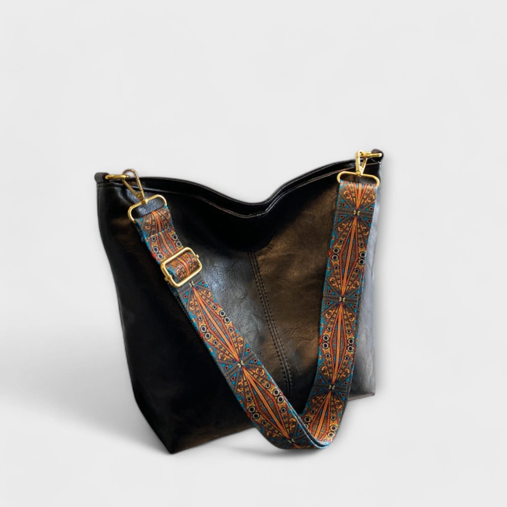 Chic Vintage-Inspired Handbag