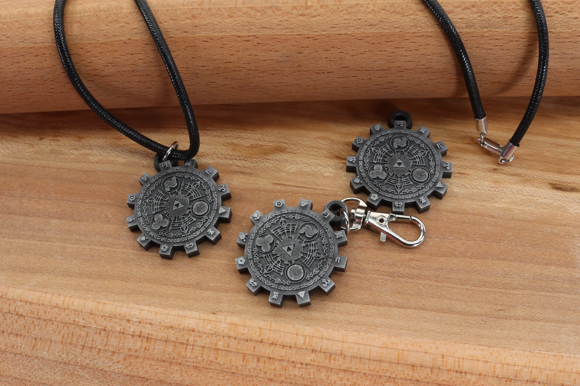 Gate of Time Keychain / Necklace - Legend of Zelda